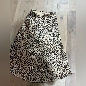 COPY - Abercrombie & Fitch satin skirt